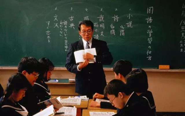  Tuyển giáo viên người Nhật dạy tiếng Nhật tại trung tâm đào tạo JAVIET